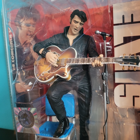 Elvis Collectors Figure - Picture 3 of 7